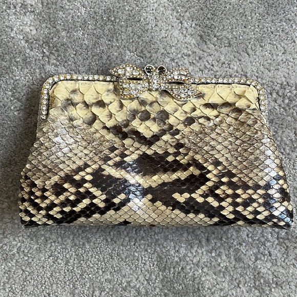 Clara Kasavina Cream Python Crystal Encrusted Bow Closure Evening Bag/Clutch - Picture 3 of 12